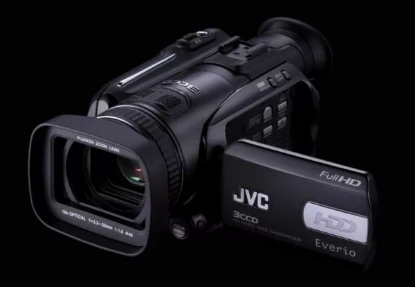 Продам видеокамеру JVC GZ-HD7